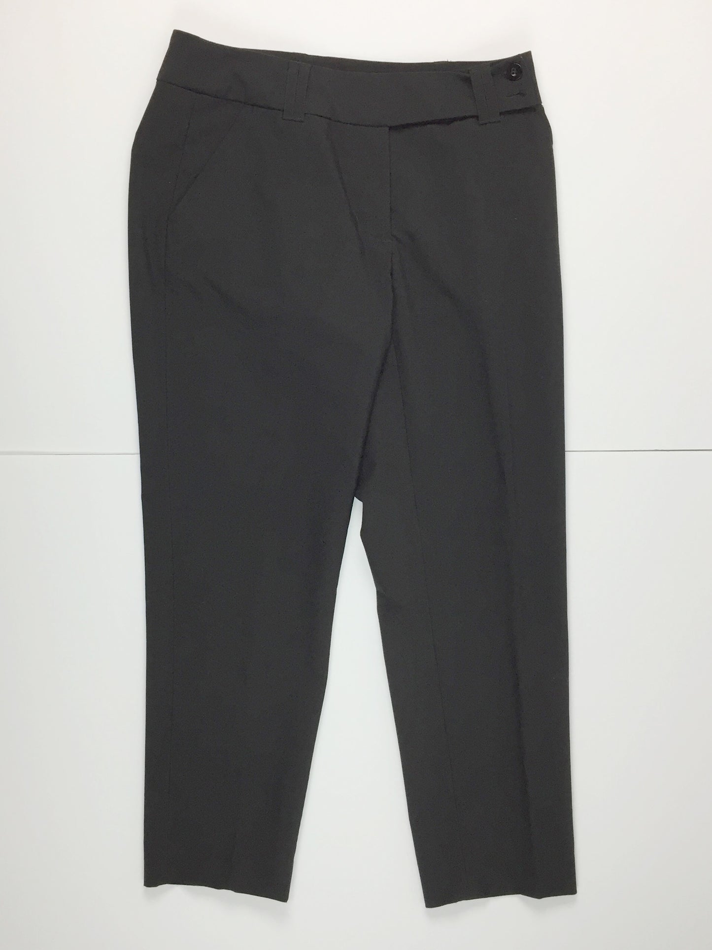 Aiuir Golf Capri Pant in Black